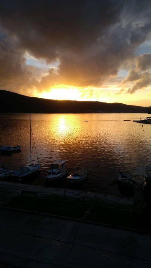 Sea View Apartment Sunrise Poljica & Blue Lagoon Rent A Boat 外观 照片